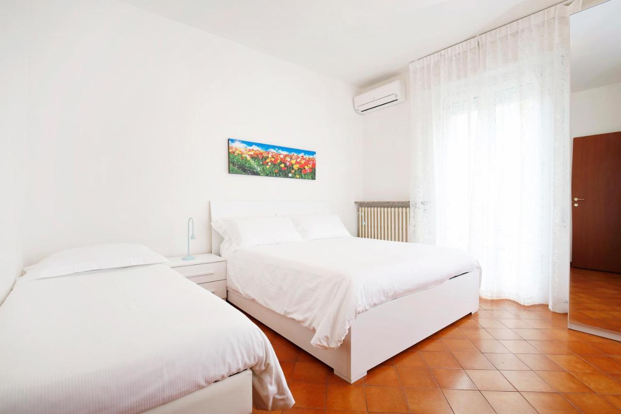 Appartamenti Diffusi Di Villa Fiorita Con Accesso Alle Piscine Della Struttura Principale Cattolica Buitenkant foto