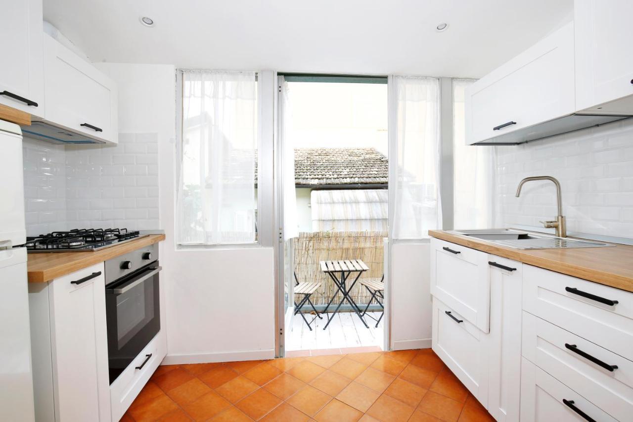 Appartamenti Diffusi Di Villa Fiorita Con Accesso Alle Piscine Della Struttura Principale Cattolica Buitenkant foto