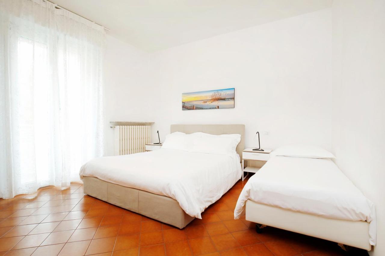 Appartamenti Diffusi Di Villa Fiorita Con Accesso Alle Piscine Della Struttura Principale Cattolica Buitenkant foto