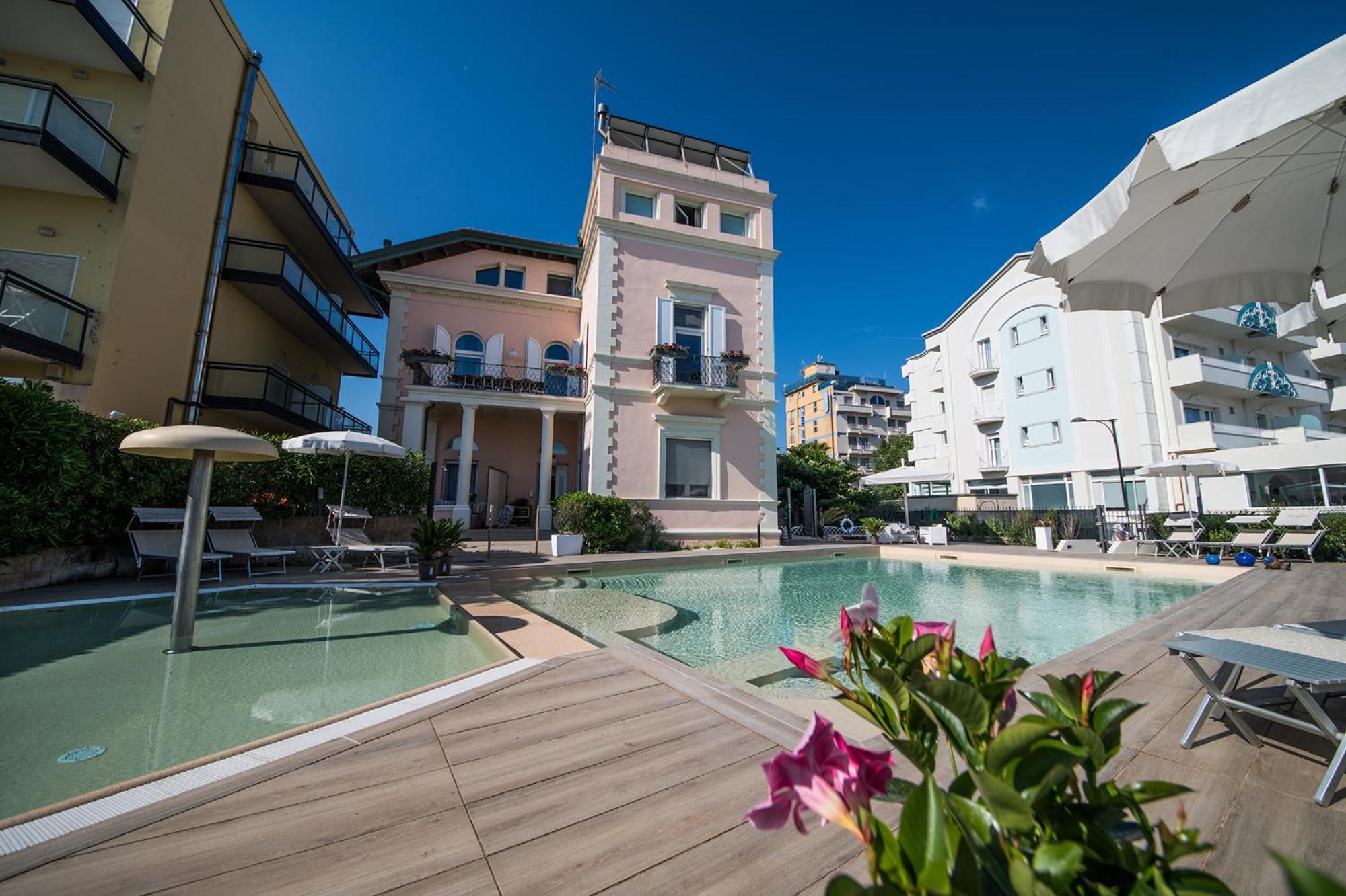 Appartamenti Diffusi Di Villa Fiorita Con Accesso Alle Piscine Della Struttura Principale Cattolica Buitenkant foto