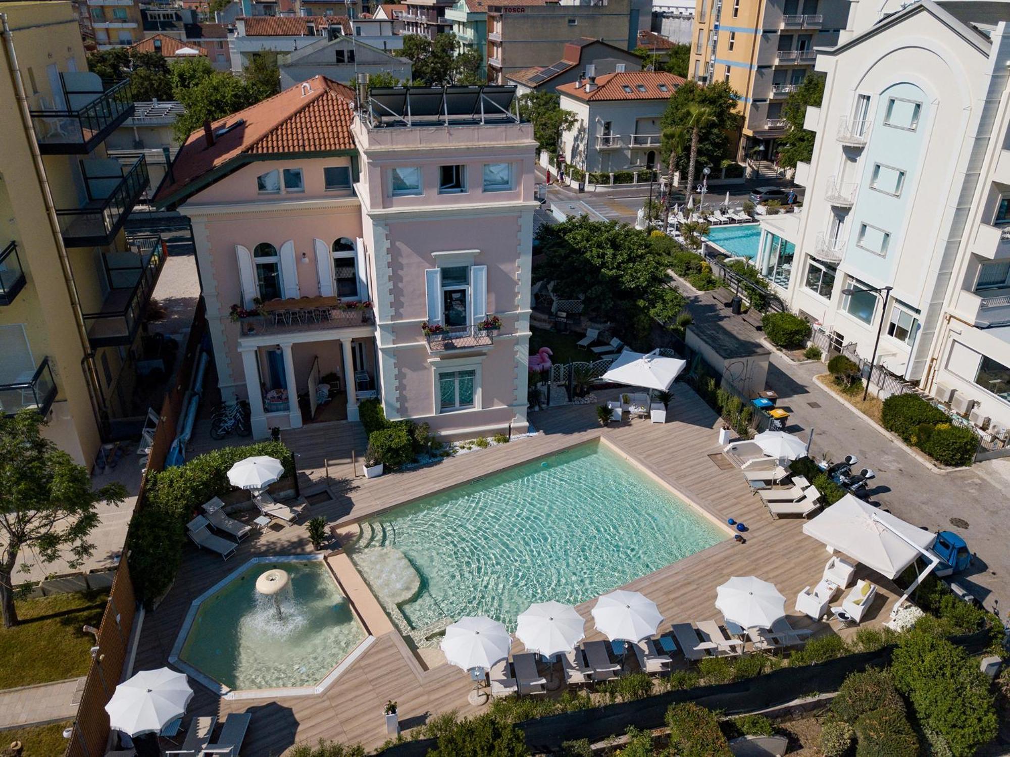 Appartamenti Diffusi Di Villa Fiorita Con Accesso Alle Piscine Della Struttura Principale Cattolica Buitenkant foto